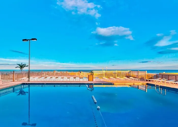 Stunning With Balcony Angled Views Washer & Dryer Pools & Gym Holiday home