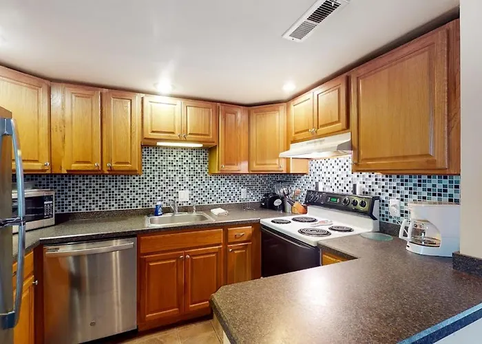 Stunning With Balcony Angled Views Washer & Dryer Pools & Gym Ocean City