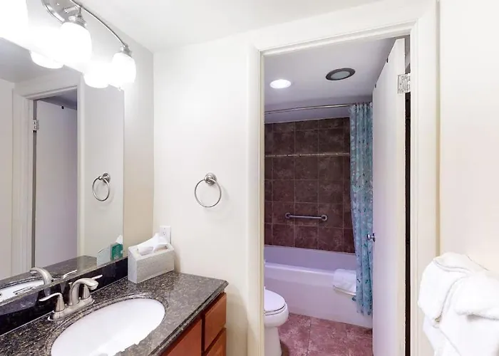 Holiday home Stunning With Balcony Angled Views Washer & Dryer Pools & Gym Ocean City