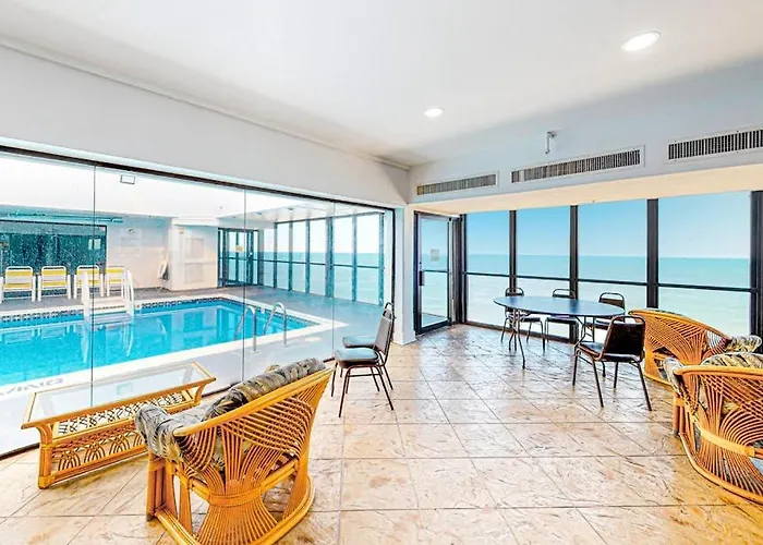 Stunning With Balcony Angled Views Washer & Dryer Pools & Gym Holiday home